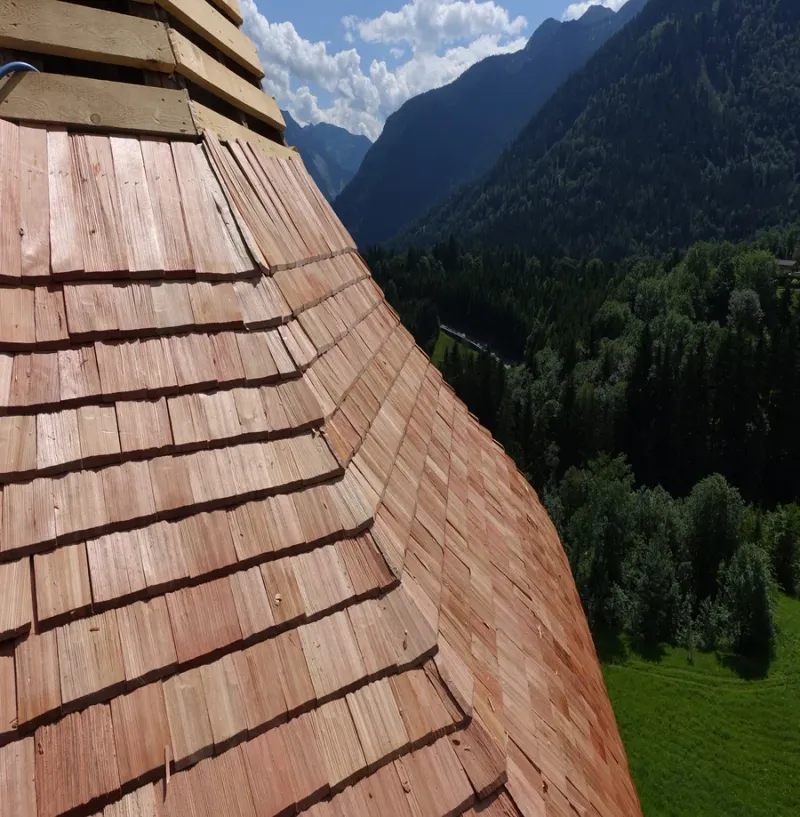 Dach mit Lärchenschindeln
